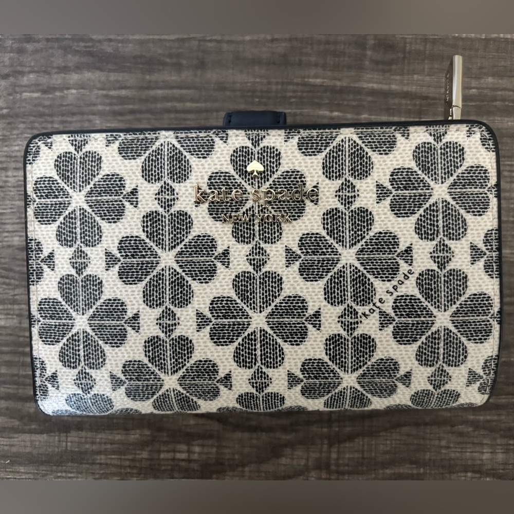 *BUNDLE* NWOT Kate Spade ♠️ Flower Crossbody with Matching Flower Wallet - Picture 9 of 12